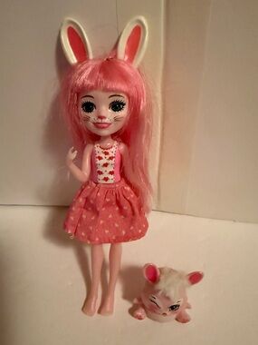 Enchantimals Bree Pink Bunny Doll with Pink Dress and Twist Pink Bunny Pet
